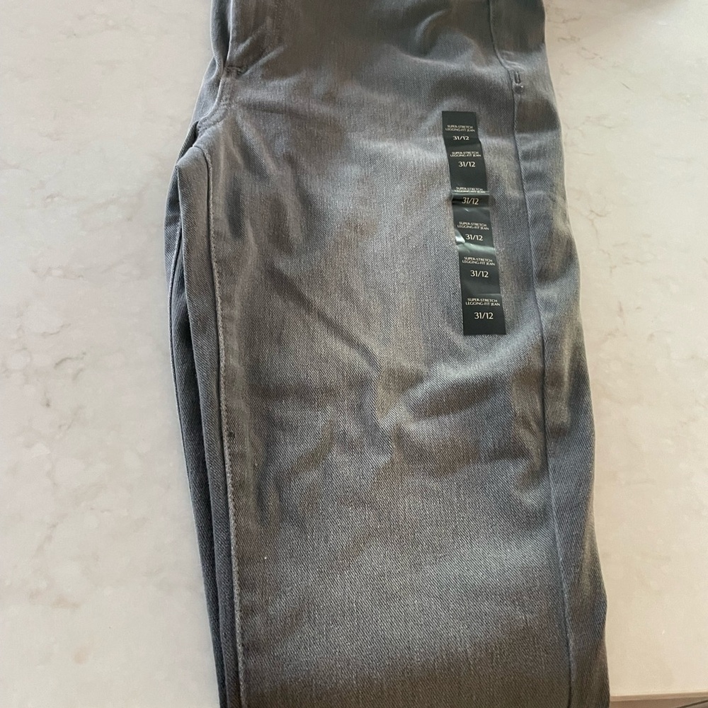 Woman’s Banana Republic bi stretch Charcoal Jeans